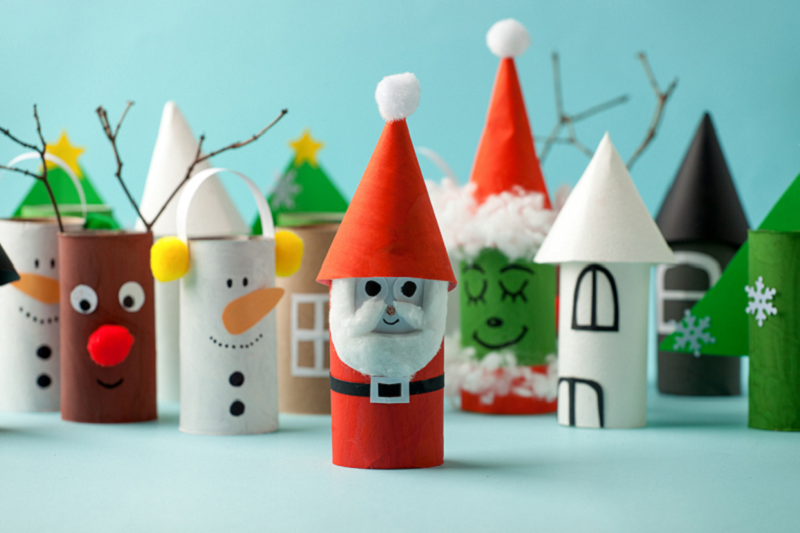 Paper cylinder Christmas heros